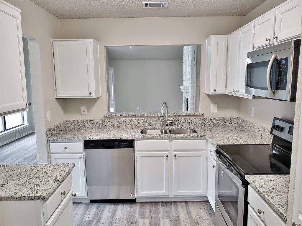 1415 Smokehouse St - Photo 3 of 23