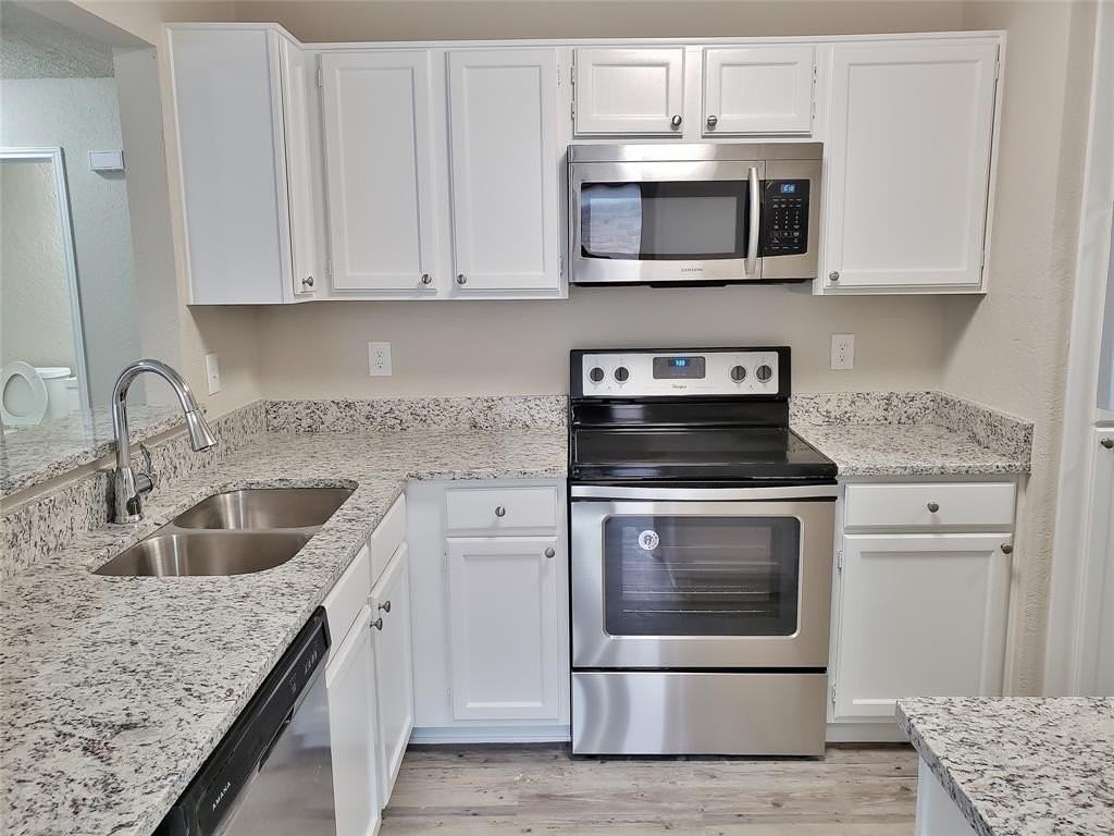 1415 Smokehouse St - Photo 4 of 23