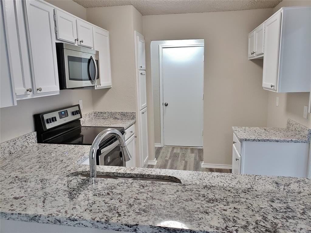 1415 Smokehouse St - Photo 5 of 23