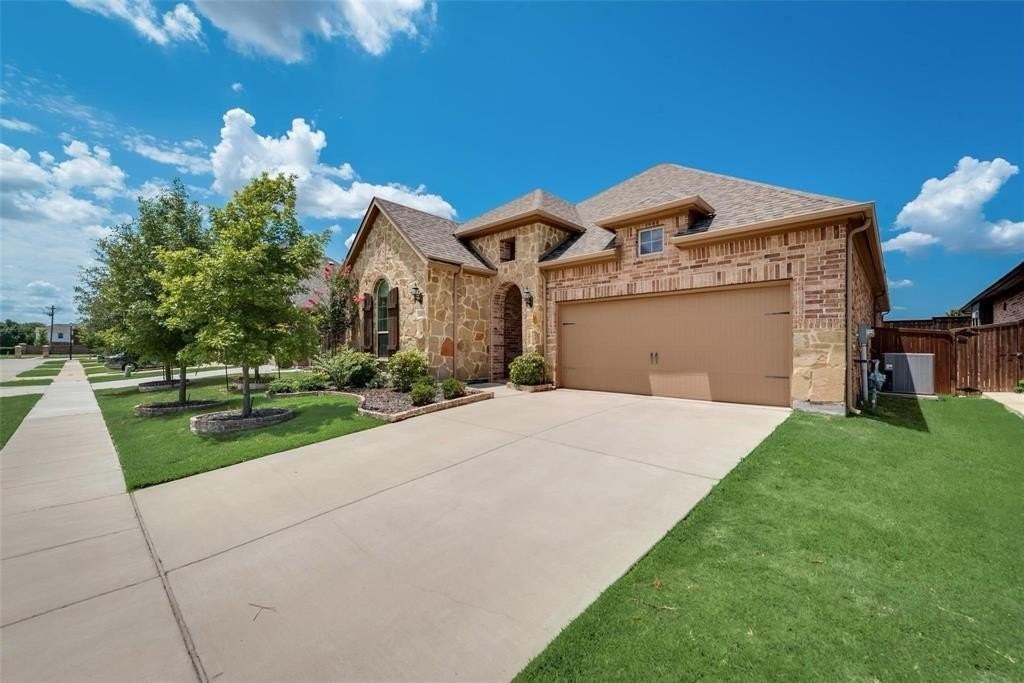 1025 Pampa Dr - Photo 2 of 24