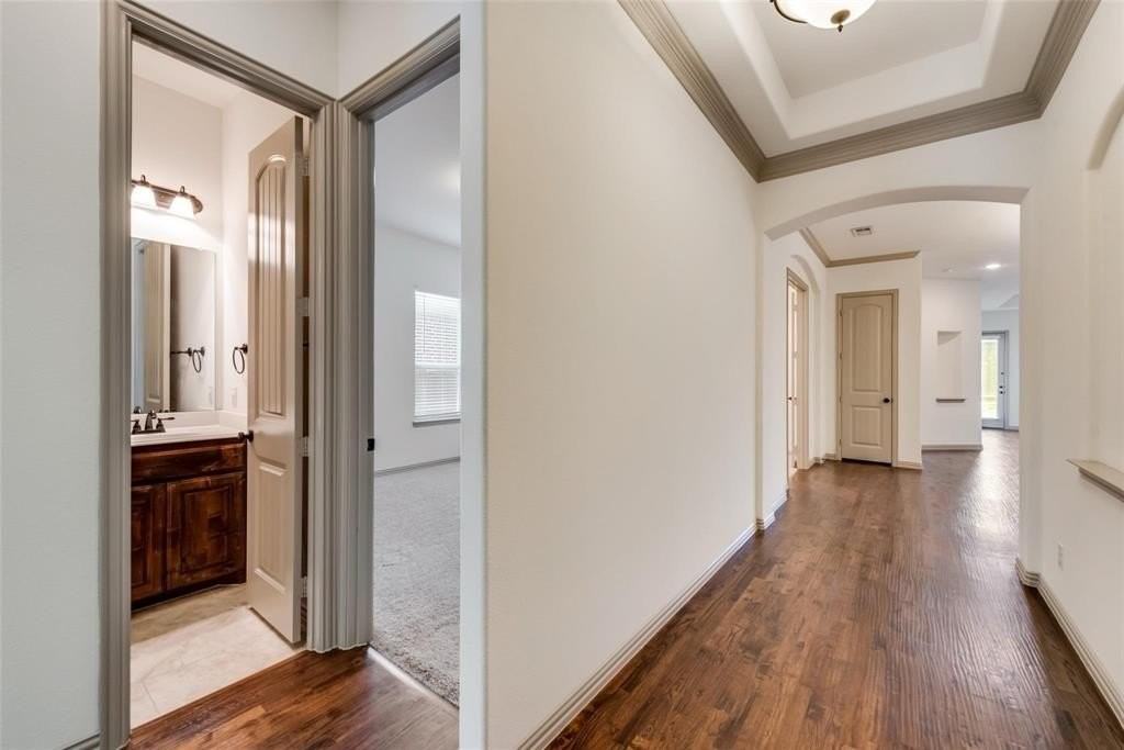 1025 Pampa Dr - Photo 4 of 24