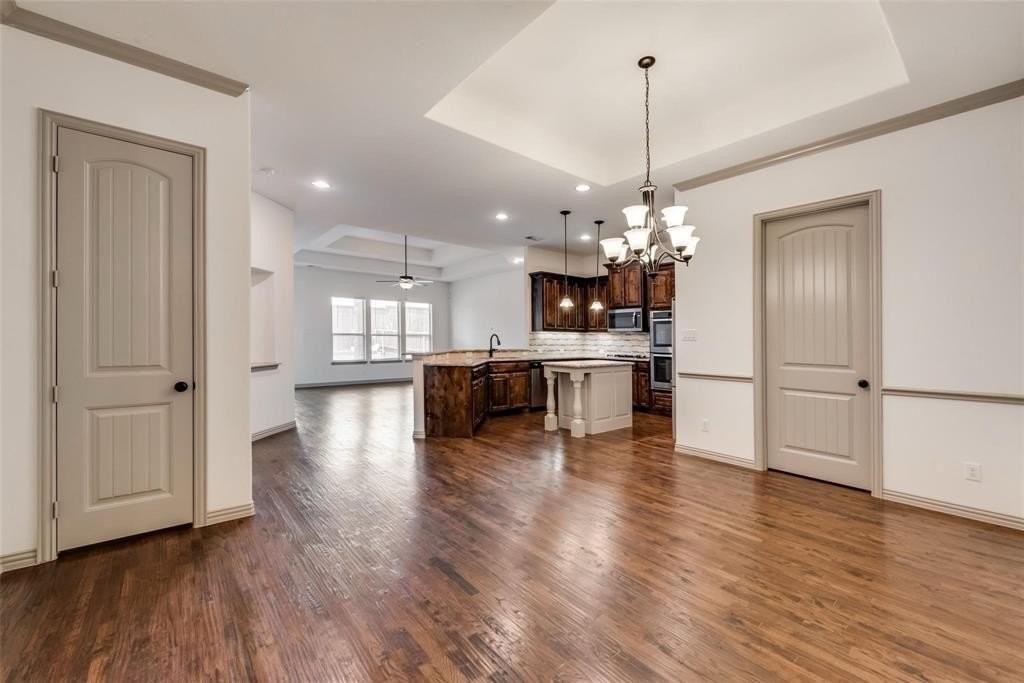 1025 Pampa Dr - Photo 5 of 24