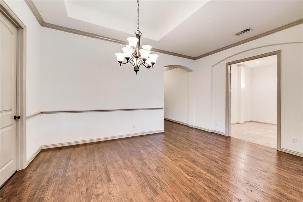 1025 Pampa Dr - Photo 6 of 24