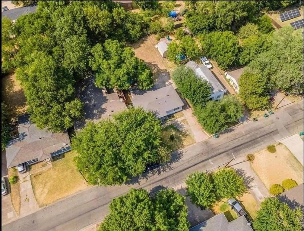 1529 E King St - Photo 2 of 13