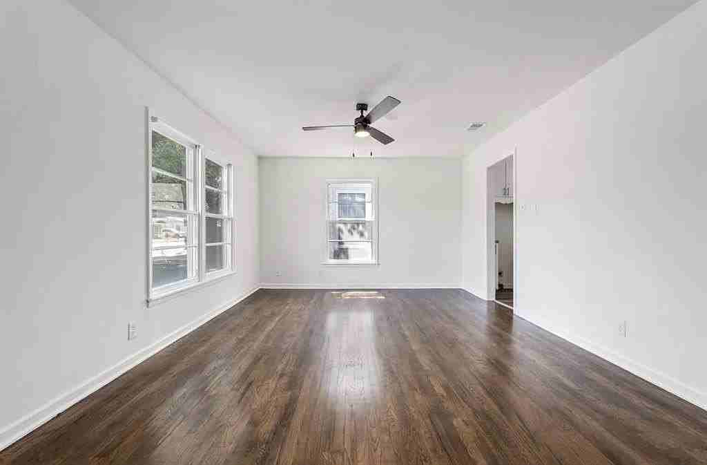 1529 E King St - Photo 3 of 13