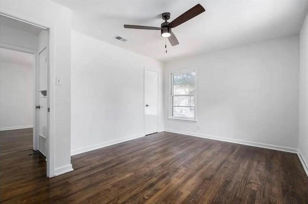 1529 E King St - Photo 6 of 13