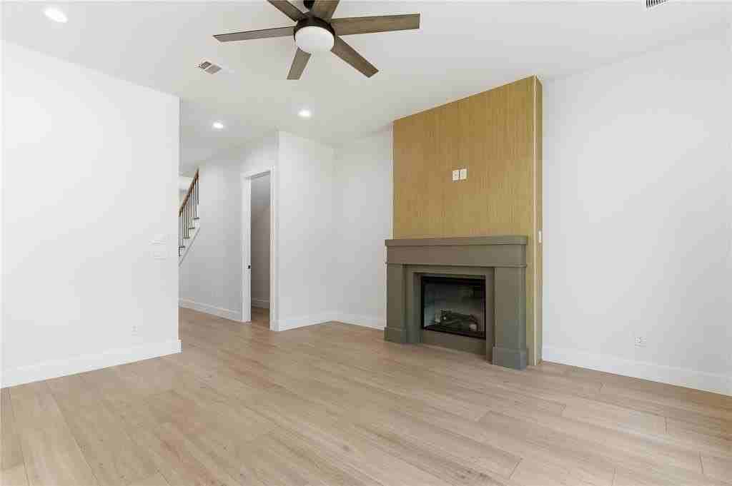 200 Dover Dr #1OR2 - Photo 4 of 34