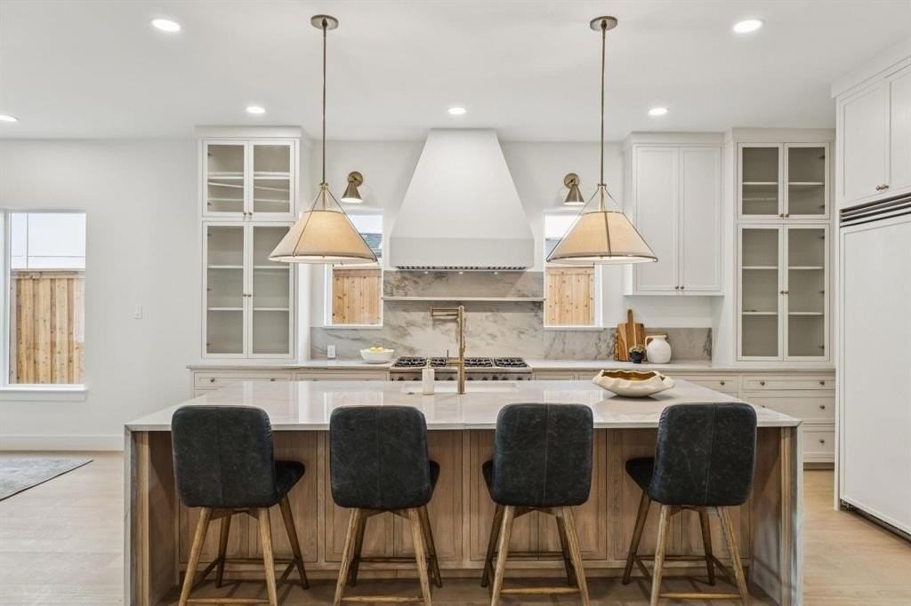 6244 Richmond Ave - Photo 4 of 32