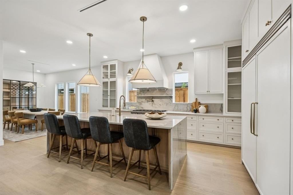 6244 Richmond Ave - Photo 5 of 32