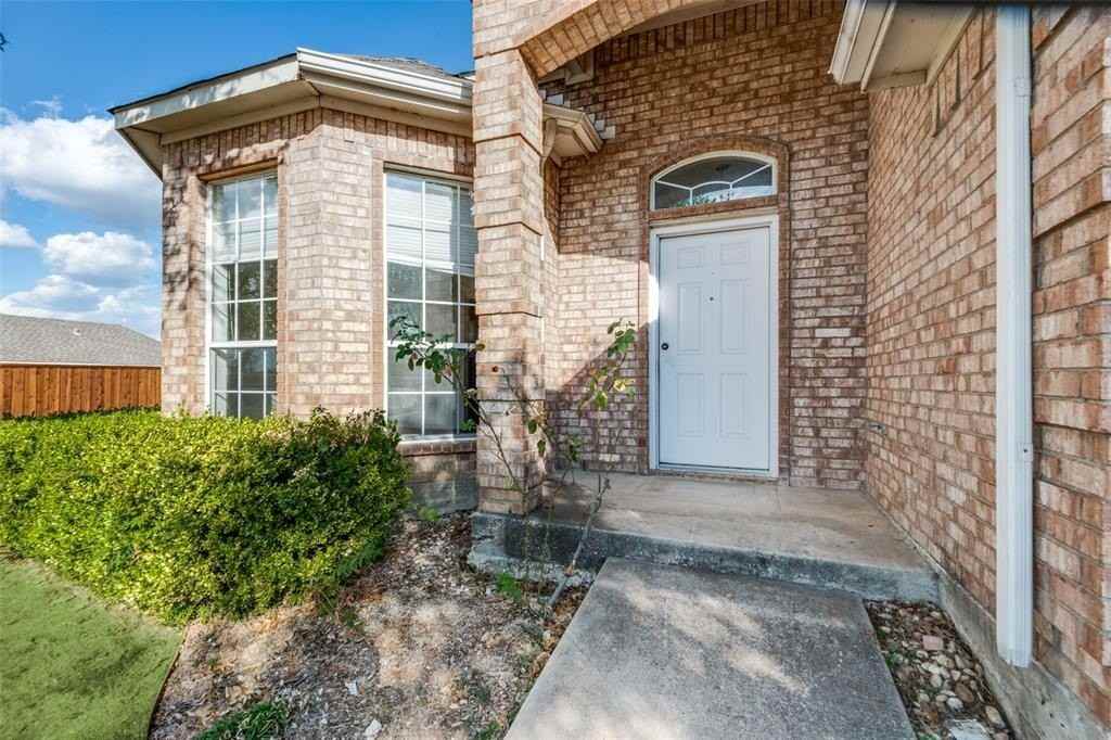 4500 Saddlebrook Dr - Photo 2 of 30