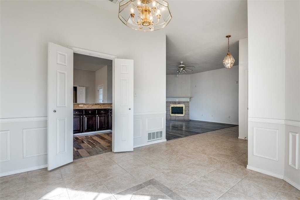 4500 Saddlebrook Dr - Photo 6 of 30