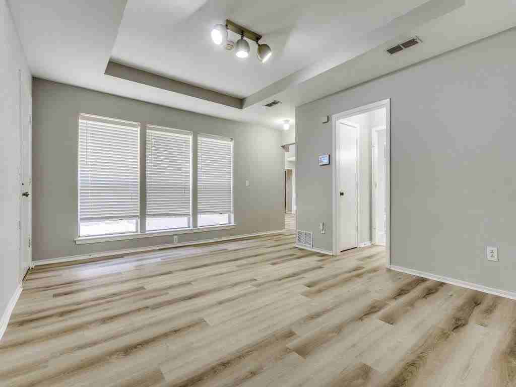 2905 Mollimar Dr - Photo 3 of 14