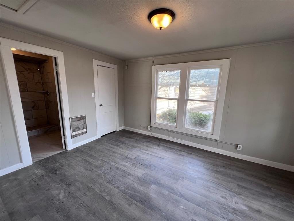 504 Lamar St - Photo 5 of 9