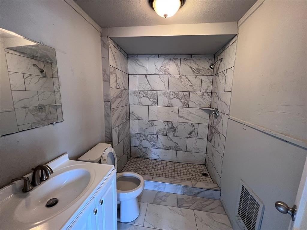 504 Lamar St - Photo 6 of 9