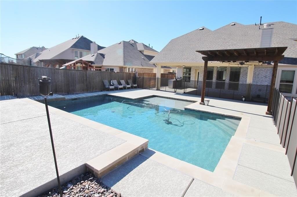 301 Autumnwood Dr - Photo 2 of 31