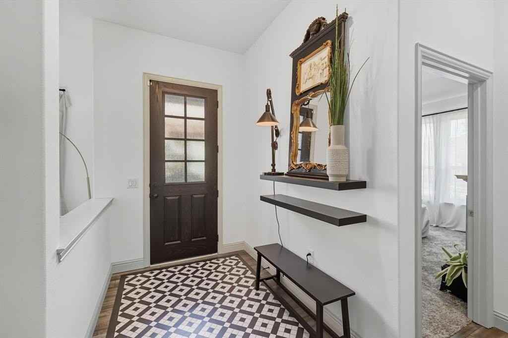 1029 3rd St - Photo 5 of 30