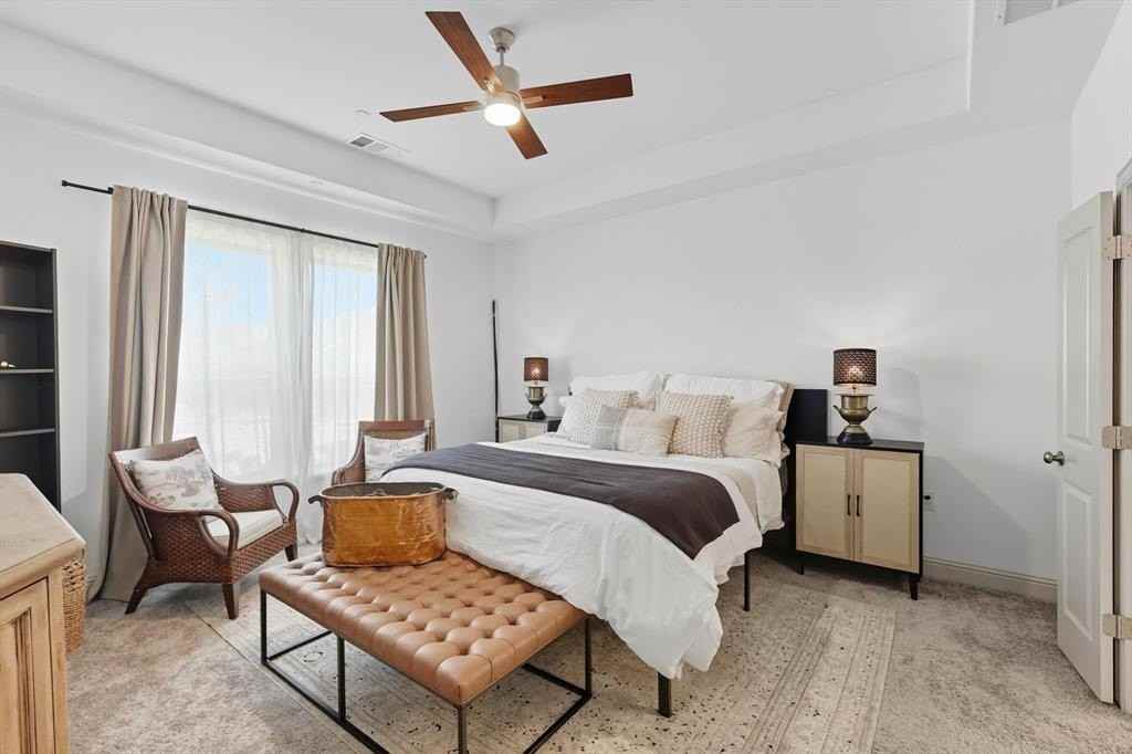 1029 3rd St - Photo 6 of 30