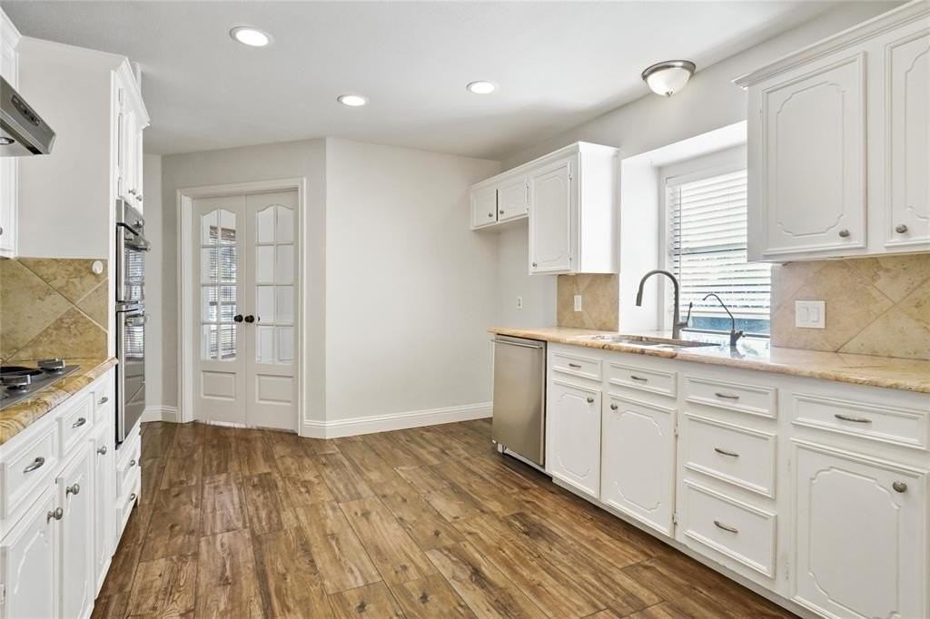 2994 Lake Dr - Photo 6 of 18