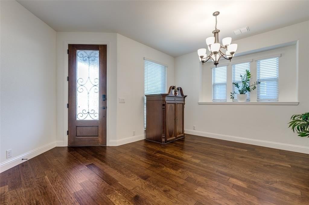 1708 Benny Ln - Photo 3 of 35