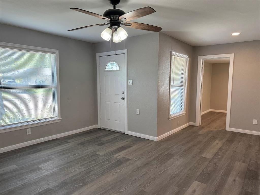 2218 N Farola Dr - Photo 4 of 17