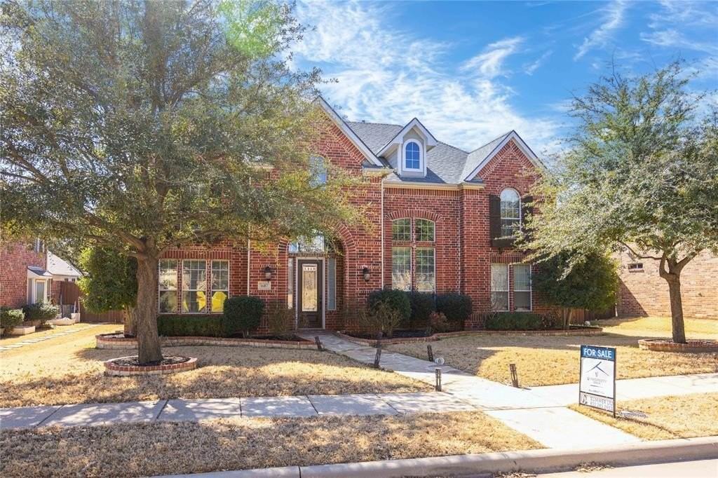 1687 Sandstone Dr - Photo 2 of 40