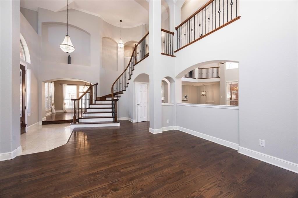 1687 Sandstone Dr - Photo 4 of 40