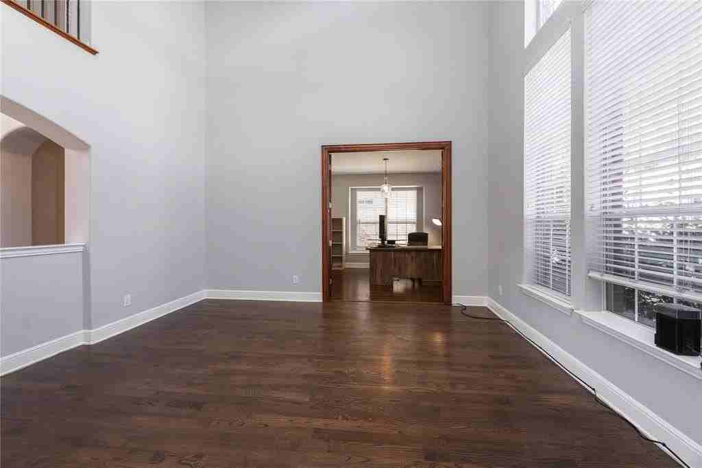 1687 Sandstone Dr - Photo 5 of 40