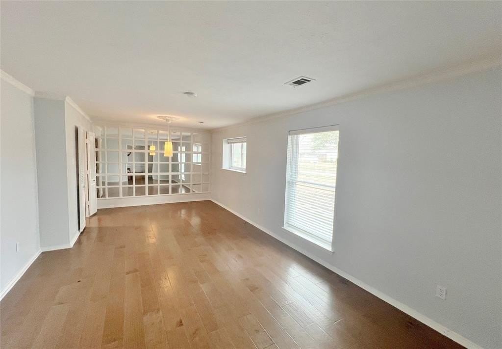 411 High Brook Dr - Photo 5 of 33