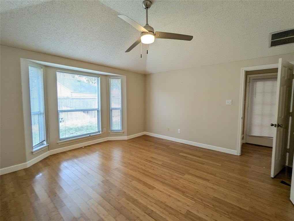 6019 Mapleshade Ln - Photo 5 of 18