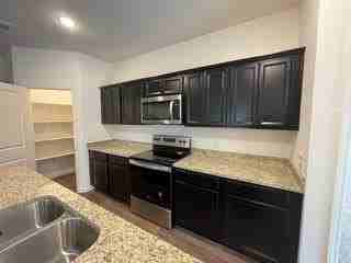 901 Bois D Arc Ln - Photo 4 of 15