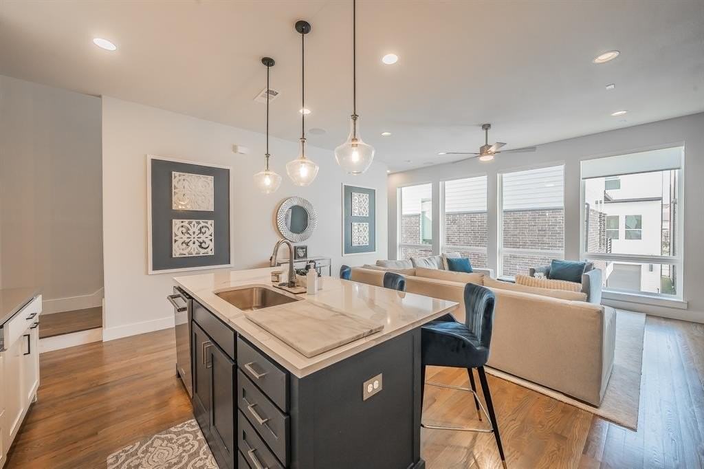 1127 Lavender Rdg - Photo 2 of 33