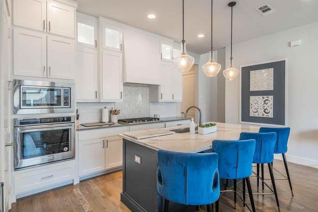 1127 Lavender Rdg - Photo 3 of 33