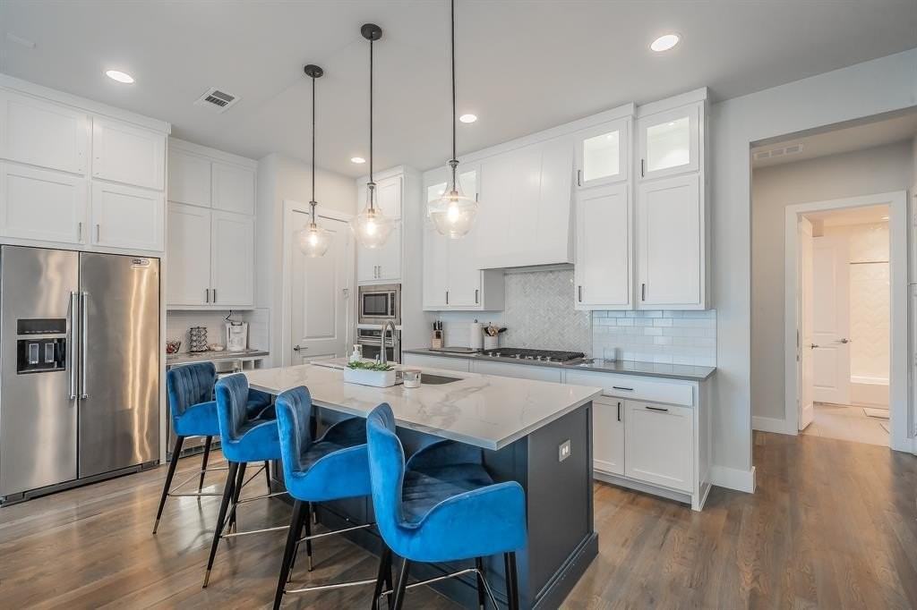 1127 Lavender Rdg - Photo 4 of 33