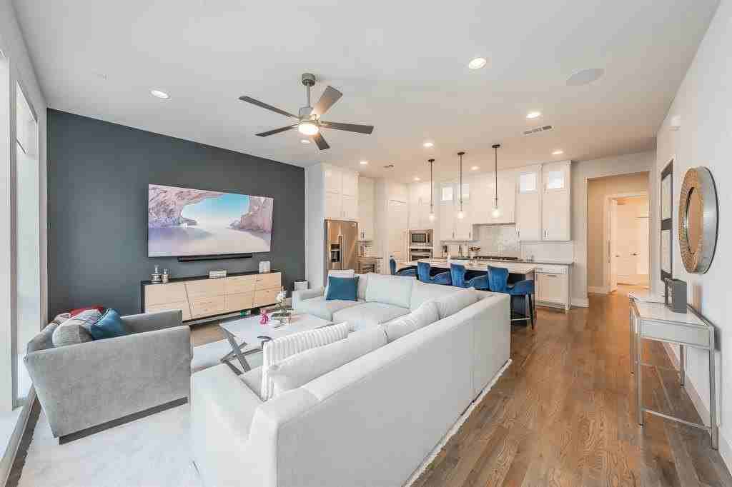 1127 Lavender Rdg - Photo 6 of 33