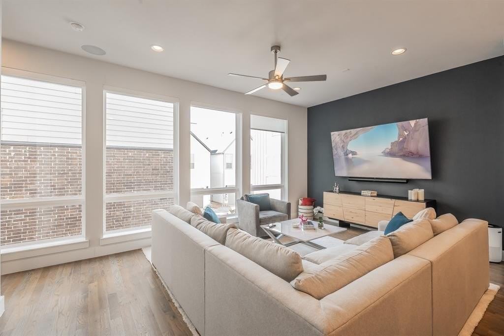 1127 Lavender Rdg - Photo 7 of 33