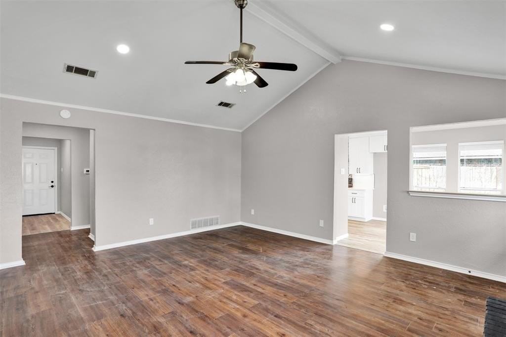 204 Liberty Dr - Photo 6 of 26