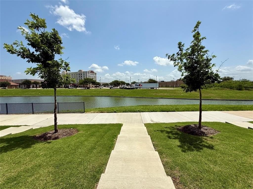 2741 Levee Ln - Photo 2 of 31