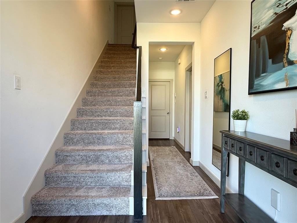 2741 Levee Ln - Photo 3 of 31