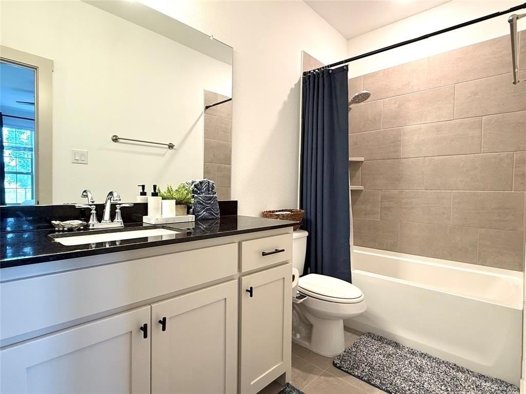 2741 Levee Ln - Photo 5 of 31