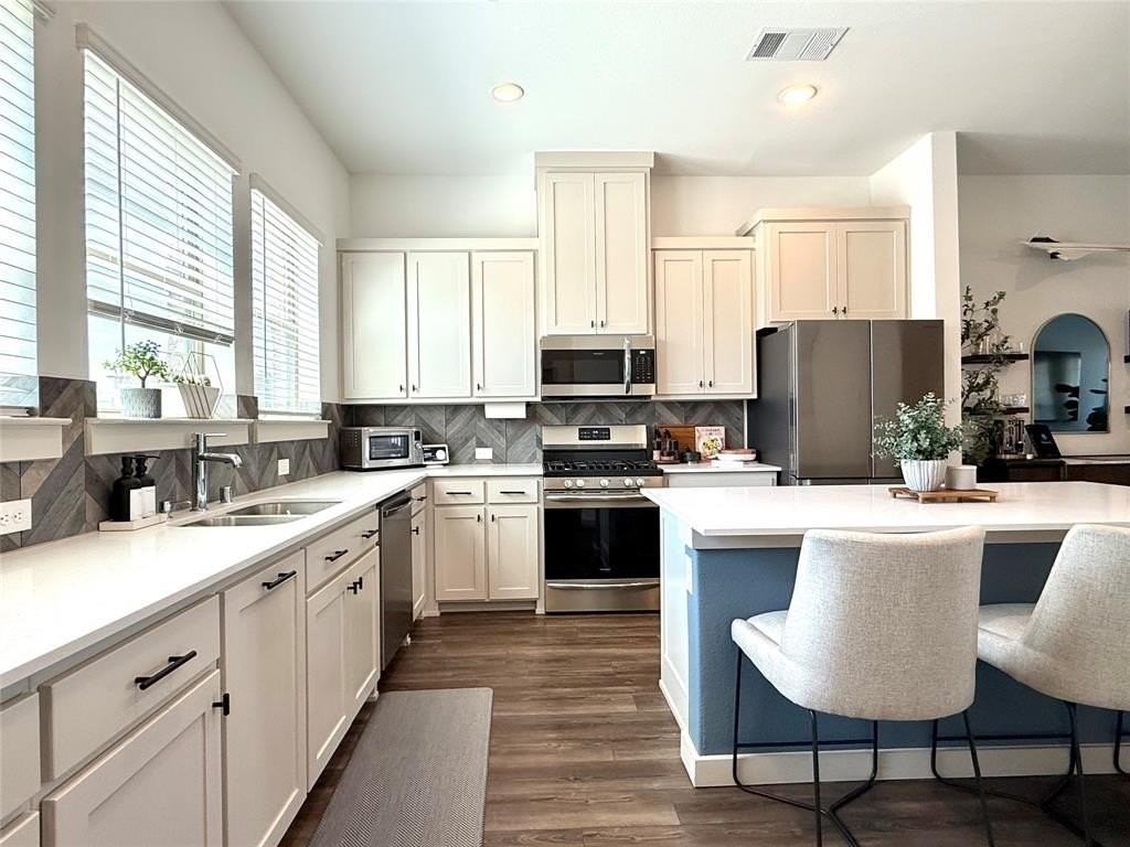 2741 Levee Ln - Photo 6 of 31