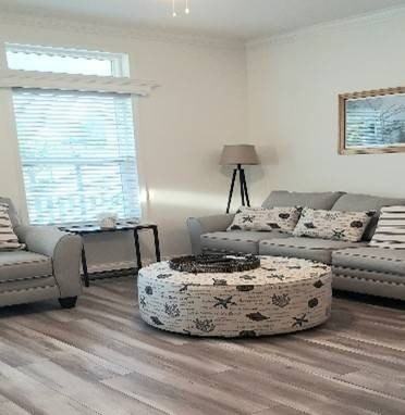 211 Ne Coastal Dr - Photo 4 of 9