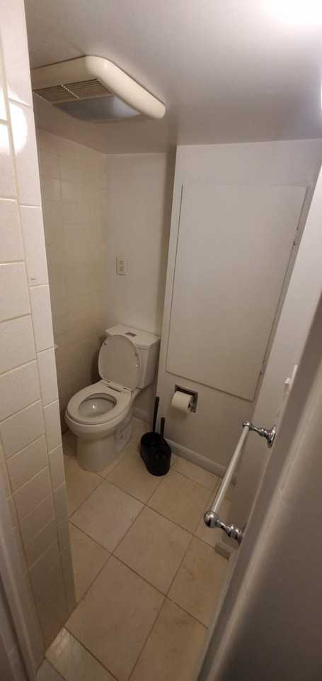 57-00 Clear Expressway - Photo 2 of 2