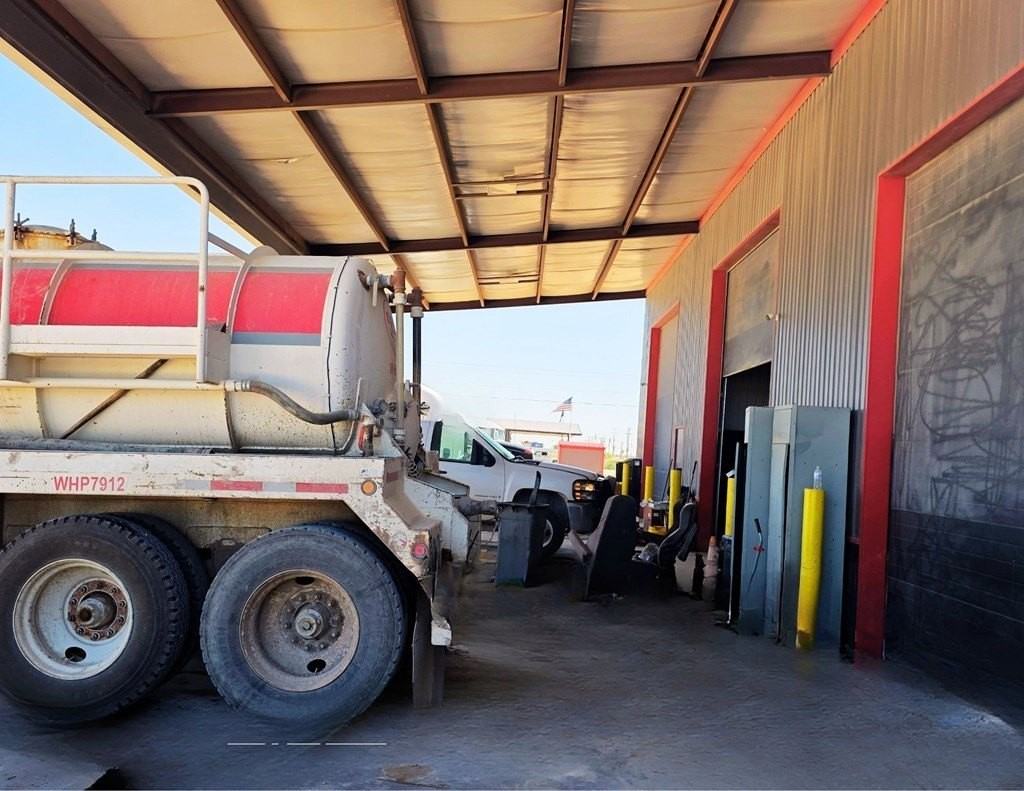 1003 E County Road 140 - Photo 3 of 31