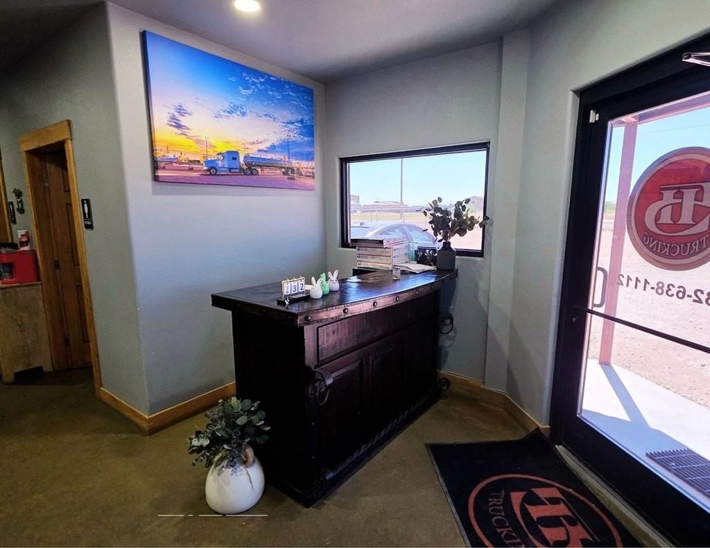 1003 E County Road 140 - Photo 4 of 31