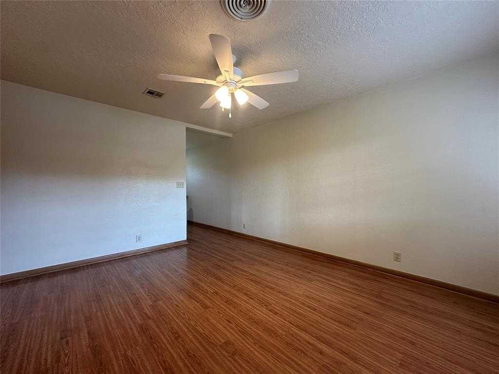 2007 Delaware Ln - Photo 2 of 11