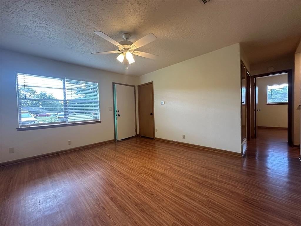 2007 Delaware Ln - Photo 3 of 11