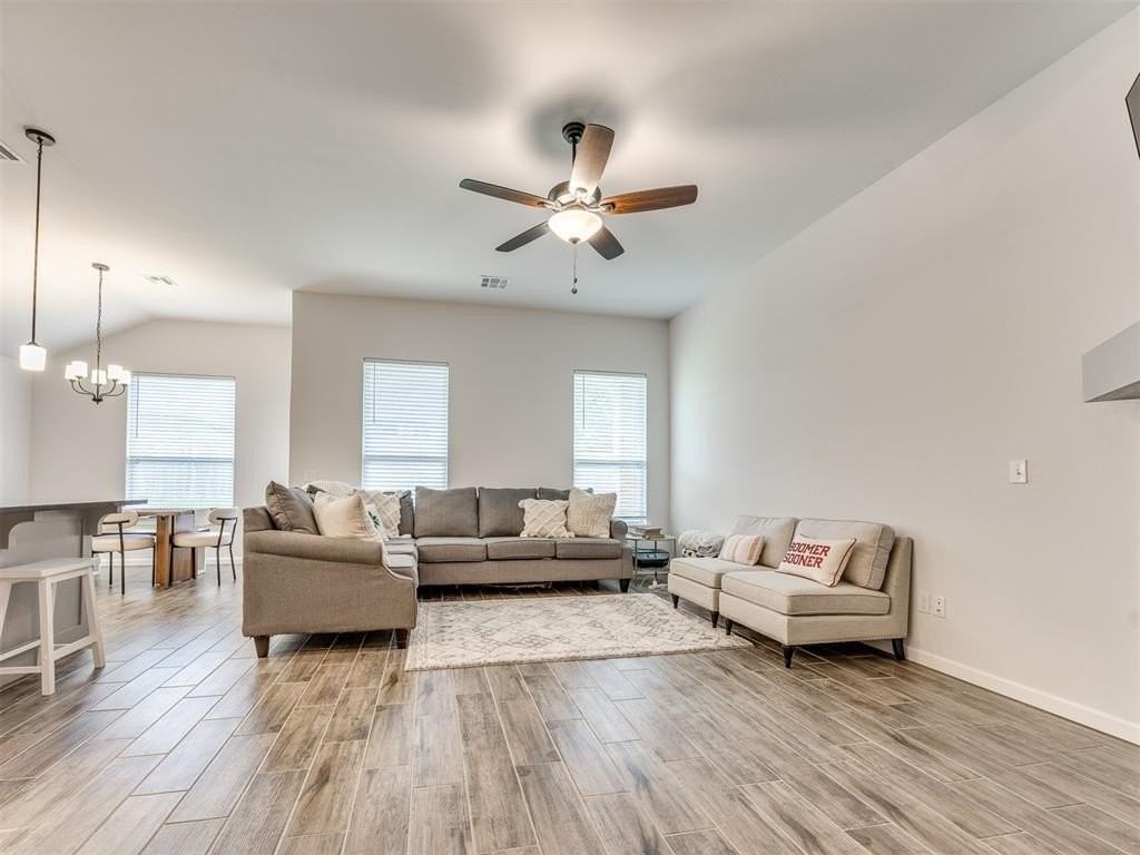 2323 Arcady Ave - Photo 4 of 20