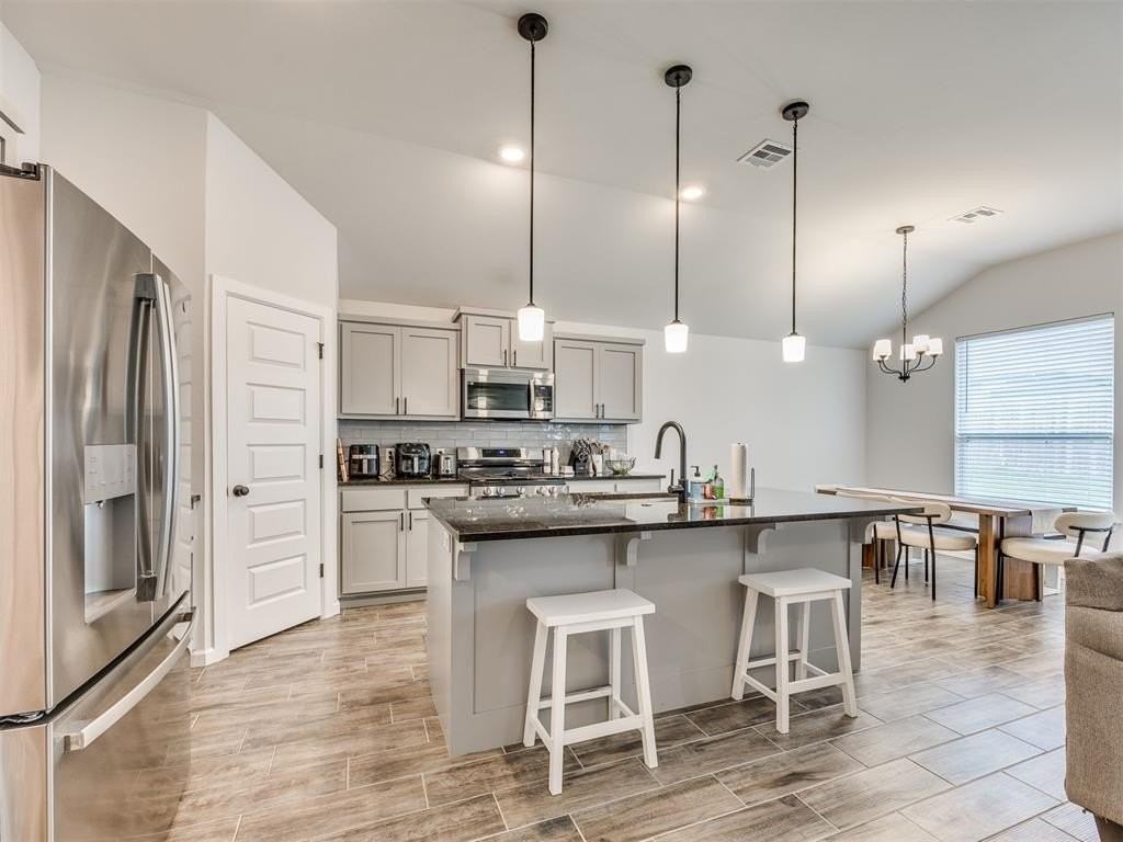 2323 Arcady Ave - Photo 5 of 20