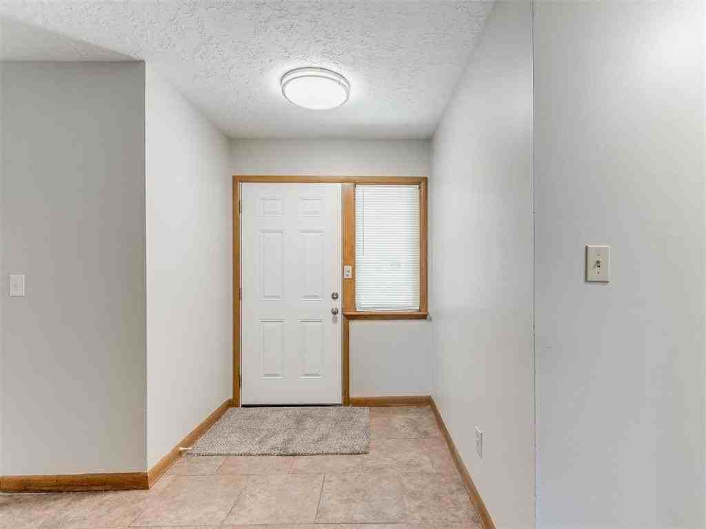 306 S Mercedes Dr - Photo 2 of 22