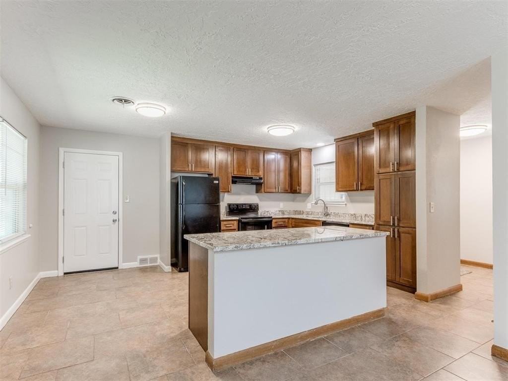 306 S Mercedes Dr - Photo 7 of 22